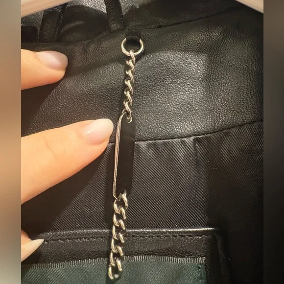 Danier Black Leather *buttery smooth* Button-Front Car Coat (12-14 | L) - Picture 7 of 9